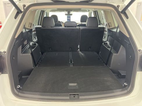 New 2025 Volkswagen Atlas SE image 32