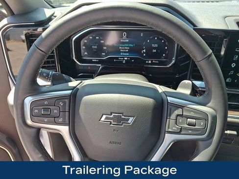 Used 2025 Chevrolet Silverado 1500 RST AWD/4WD image 4
