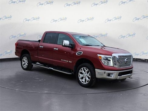 Used 2018 Nissan Titan SL image 7