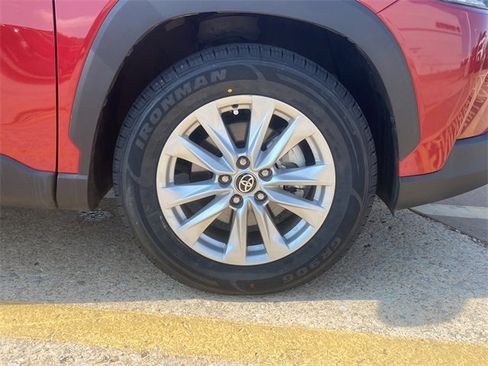 Used 2023 Toyota Corolla Cross LE image 9