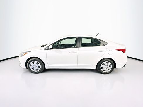 Used 2021 Hyundai Accent SE FWD image 4