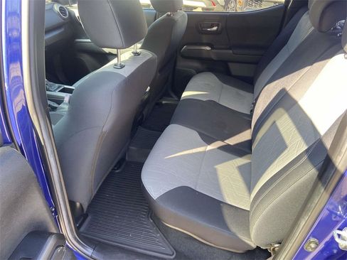 Used 2023 Toyota Tacoma TRD Sport image 18