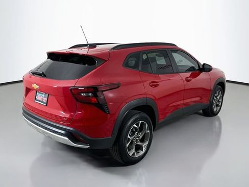 Used 2026 Chevrolet Trax LT w/ Driver Confidence Package FWD image 7