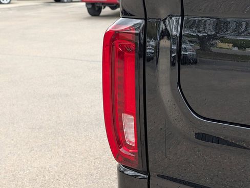 New 2026 GMC Sierra 1500 Denali w/ Denali Reserve Package AWD/4WD image 11