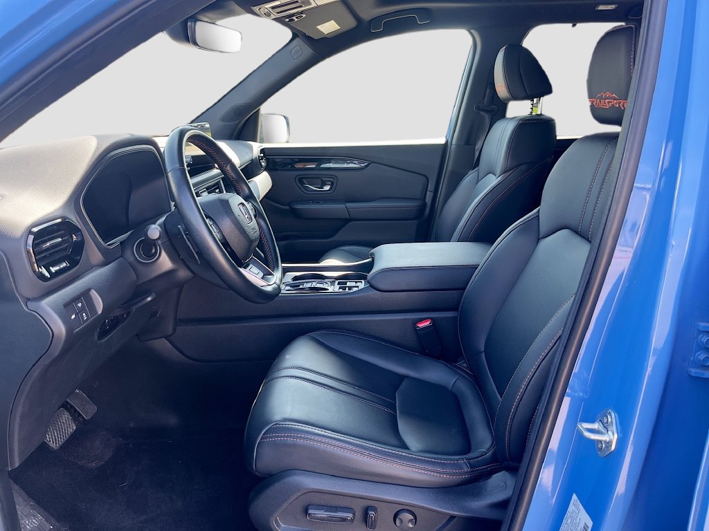 Used 2025 Honda Pilot TrailSport image 21