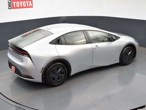 Used 2025 Toyota Prius LE image 19