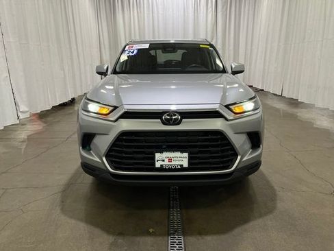 Certified 2024 Toyota Grand Highlander AWD image 9