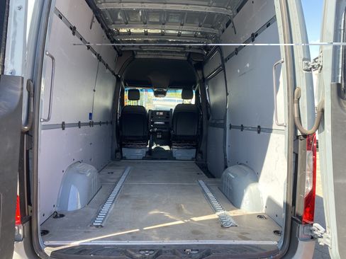 Used 2021 Mercedes-Benz Sprinter 2500 w/ Exterior Lighting Package image 13