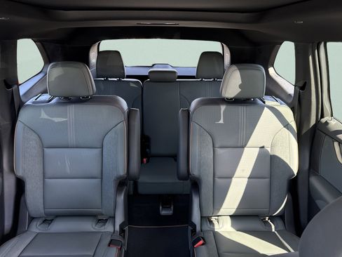 New 2026 GMC Acadia AT4 w/ Luxury Package AWD/4WD image 15