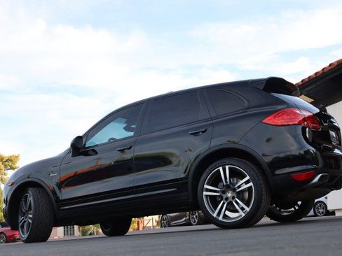 Used 2013 Porsche Cayenne Diesel AWD/4WD image 17