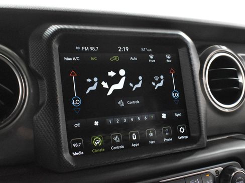 Used 2023 Jeep Wrangler Unlimited Sahara w/ LED Lighting Group AWD/4WD image 15