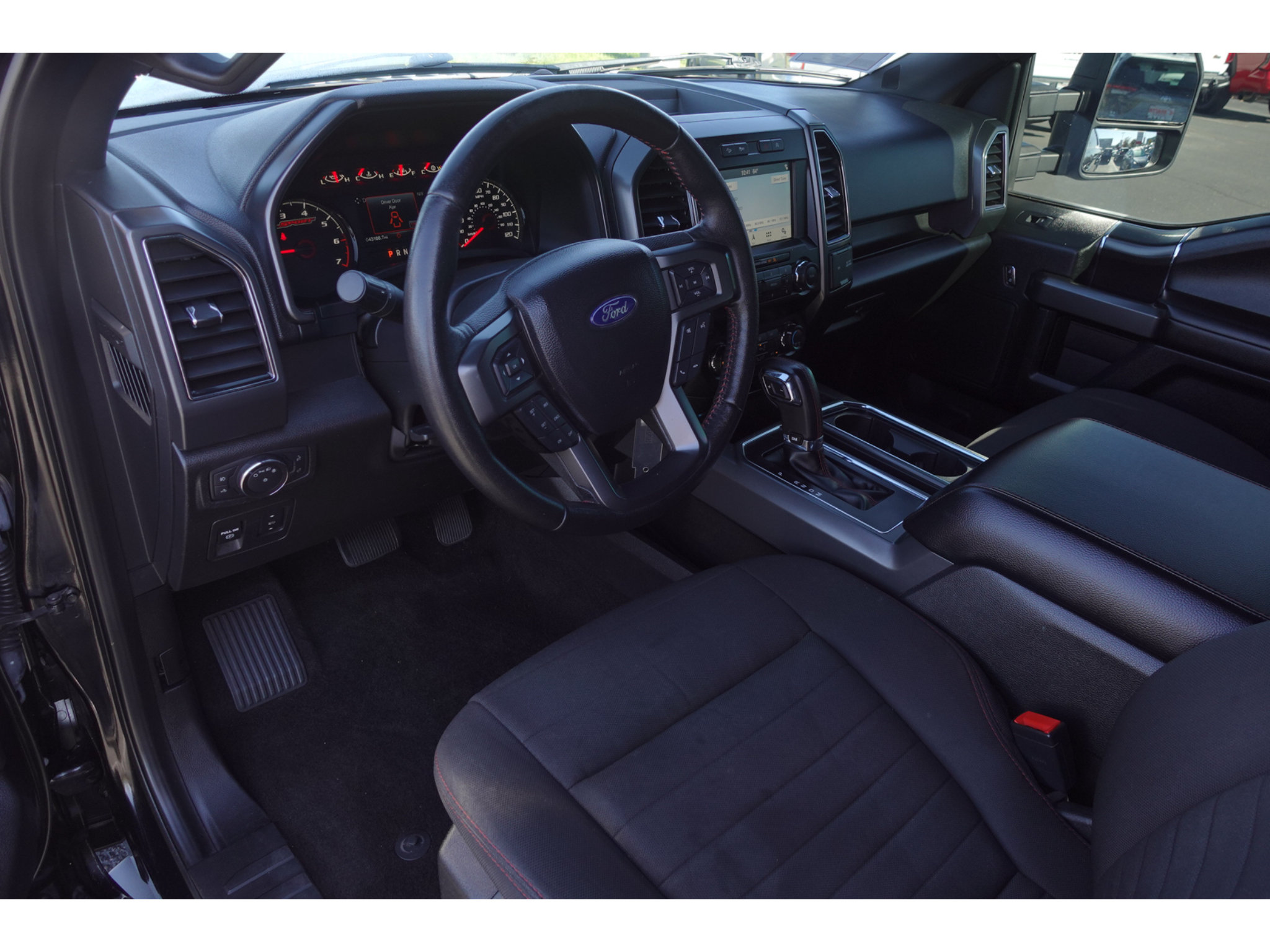 Used 2019 Ford F150 XLT w/ Equipment Group 302A Luxury AWD/4WD image 9