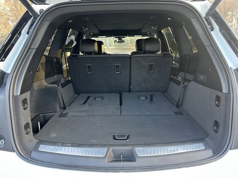 Used 2025 Cadillac XT6 Luxury image 42