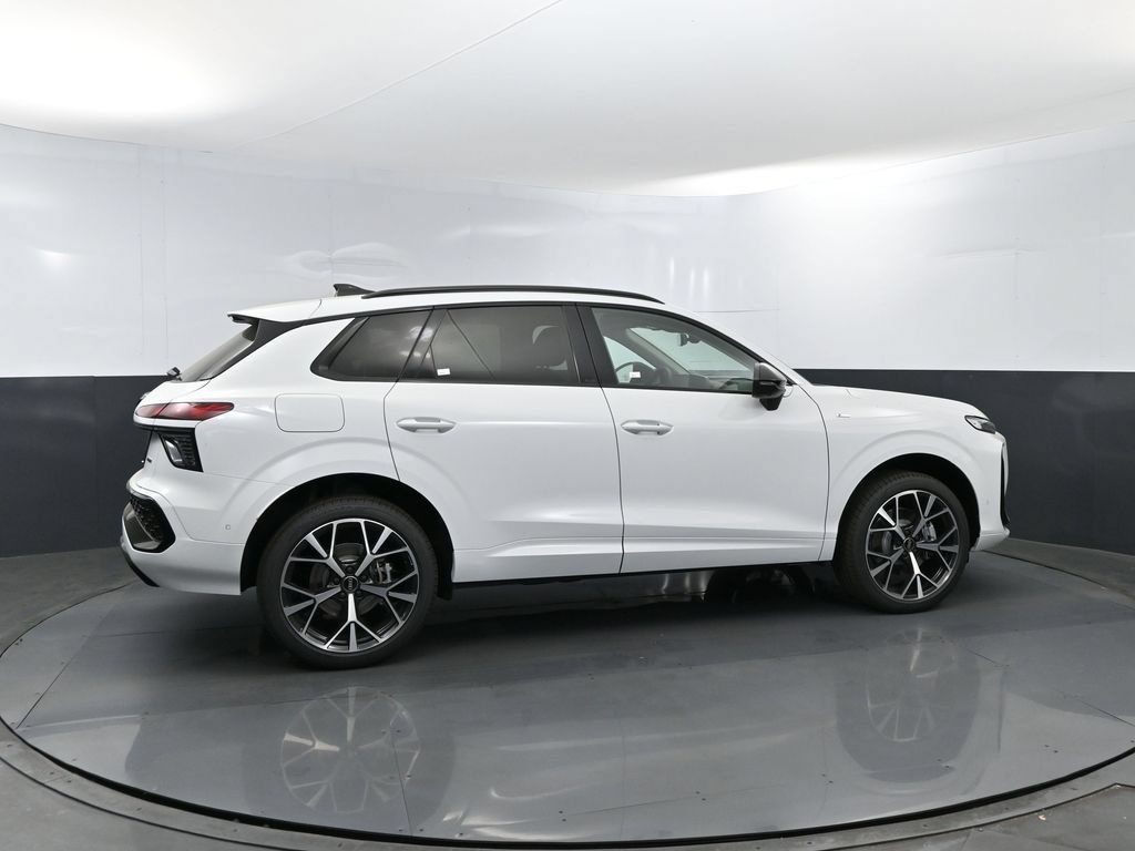 New 2026 Audi Q3 quattro 2.0T AWD/4WD image 4