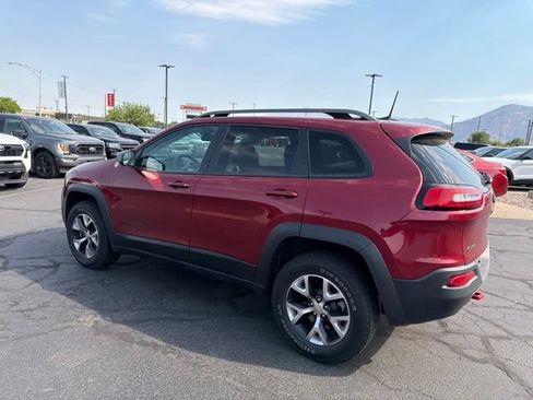 Used 2016 Jeep Cherokee Trailhawk w/ Cold Weather Group AWD/4WD image 11