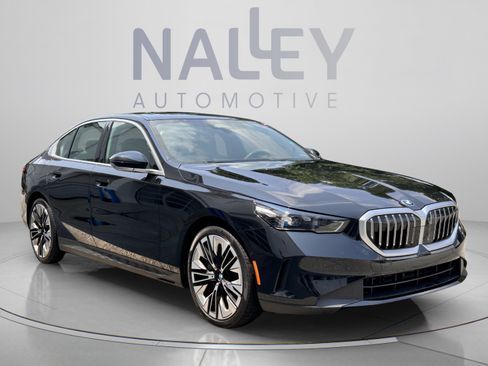 Used 2025 BMW 540i xDrive AWD/4WD image 5