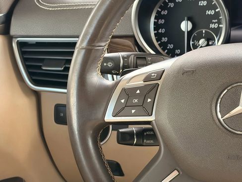 Used 2016 Mercedes-Benz GL 450 GL 450 4MATIC Sport Utility 4D image 38