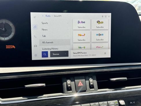 Used 2025 Lexus ES 300h w/ Premium Package FWD image 28