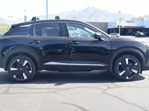 New 2026 Nissan Kicks SR w/ Cold Weather Package AWD/4WD image 8