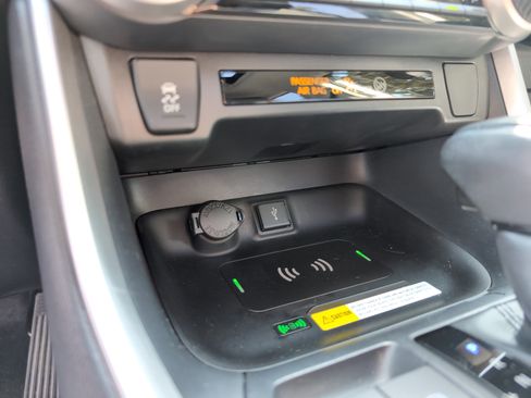 Certified 2022 Toyota RAV4 XLE Premium image 39