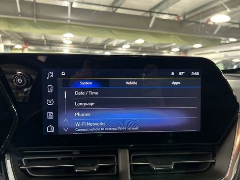 Used 2025 Chevrolet Trax RS w/ Sunroof Package image 16