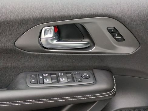 New 2026 Chrysler Pacifica Select w/ S Appearance Package FWD image 17