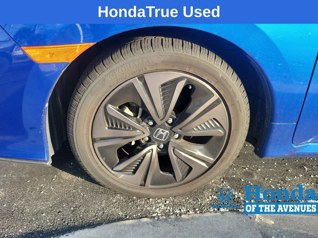 Certified 2017 Honda Civic EX image 5