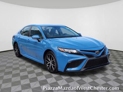 Used 2024 Toyota Camry SE FWD image 1