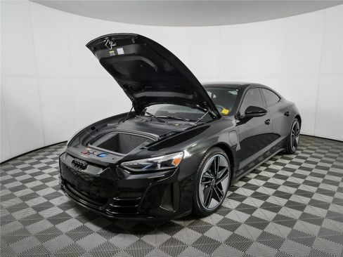 Used 2023 Audi RS e-tron GT w/ Ceramic Brake Package AWD/4WD image 35