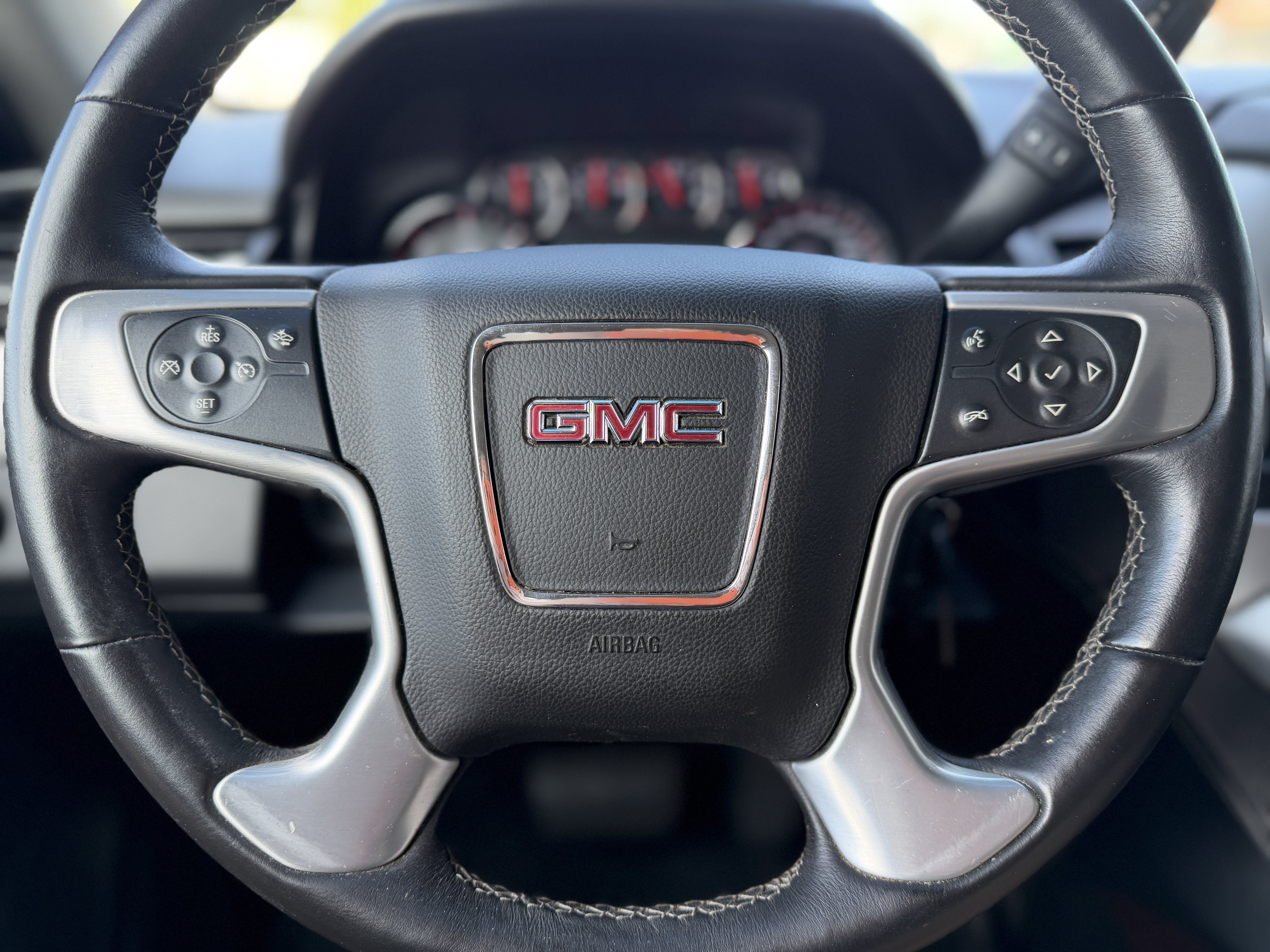 Used 2015 GMC Yukon SLE w/ Convenience Package AWD/4WD image 23
