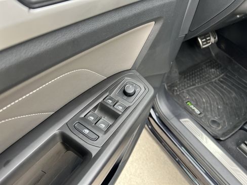 Used 2023 Volkswagen Atlas SEL Premium image 14