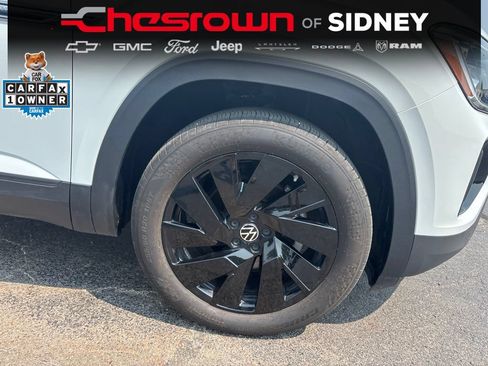 Used 2025 Volkswagen Atlas Cross Sport SE AWD/4WD image 12
