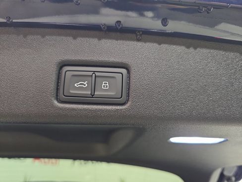 New 2025 Audi Q5 2.0T Premium image 12