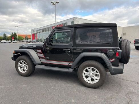 Used 2024 Jeep Wrangler Sport AWD/4WD image 5