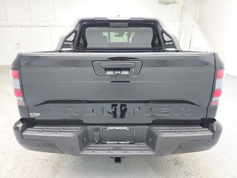 Used 2024 Nissan Frontier SV w/ Hardbody Edition image 10
