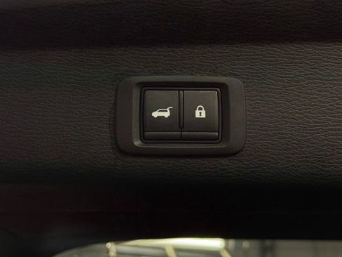 Used 2024 Mitsubishi Outlander SE image 11