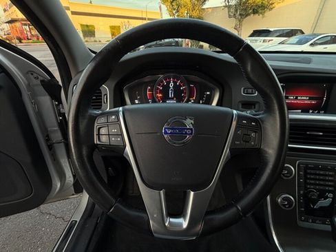 Used 2016 Volvo V60 T5 Platinum AWD/4WD image 30