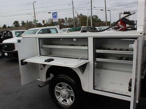 Used 2023 RAM 3500 Tradesman w/ Convenience Group image 18