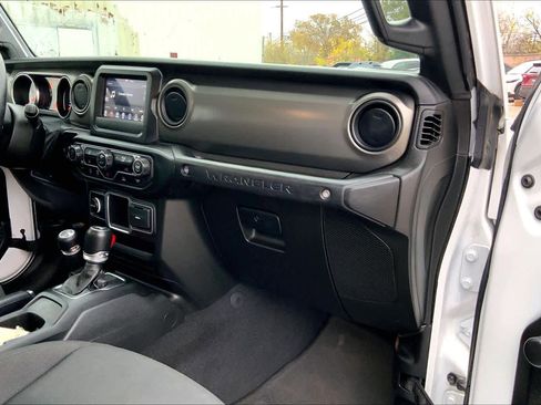Used 2023 Jeep Wrangler Sport image 16