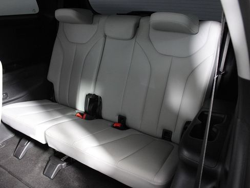 Used 2025 Hyundai Palisade SEL FWD image 27