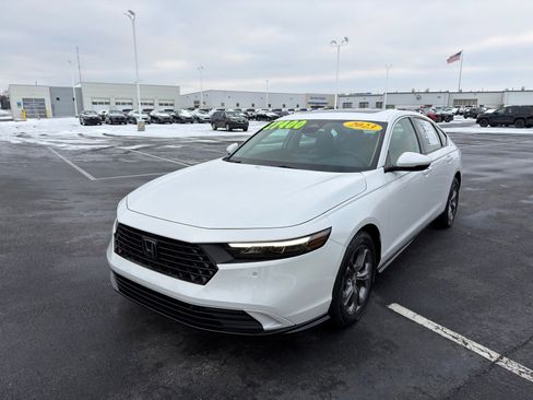 Used 2023 Honda Accord EX-L image 2