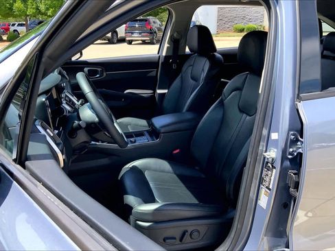 Used 2023 Kia Sorento S w/ Panoramic Sunroof Package FWD image 8