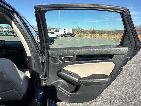 Used 2023 Honda Civic Touring image 19