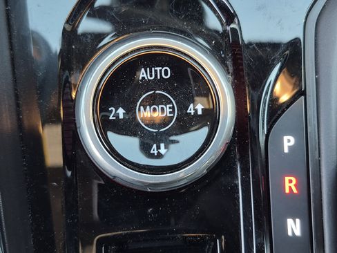 Used 2024 GMC Canyon AT4X image 32