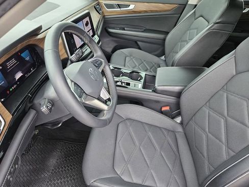 Used 2024 Volkswagen Atlas SE FWD image 14
