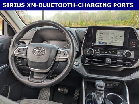 Used 2023 Toyota Highlander L image 8