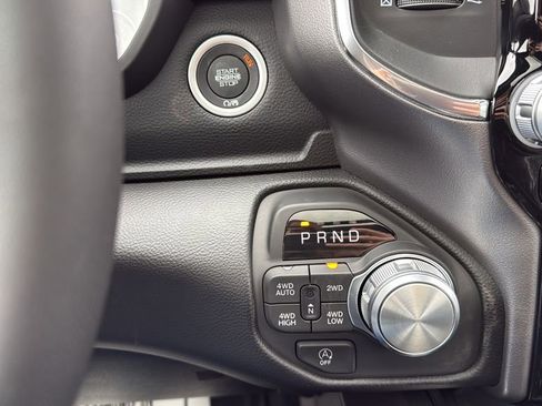 New 2026 RAM 1500 Laramie AWD/4WD image 32