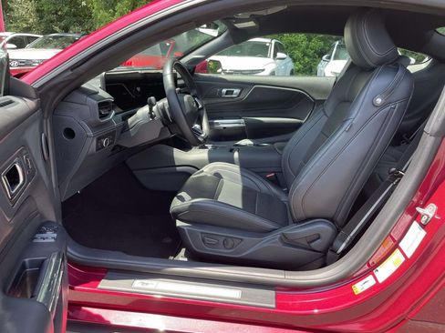 Used 2025 Ford Mustang GT Premium RWD image 12