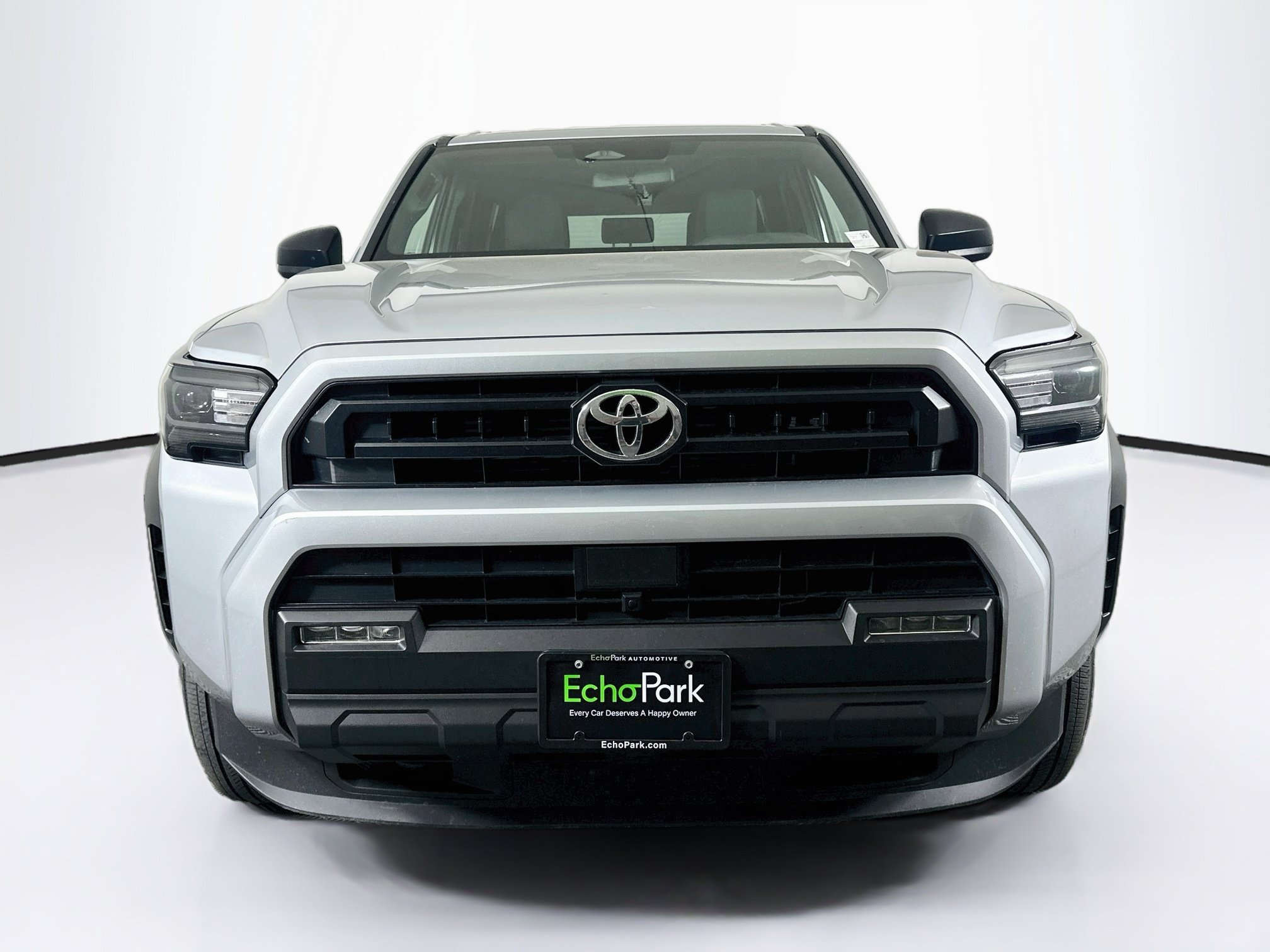 Used 2025 Toyota 4Runner SR5 AWD/4WD image 2