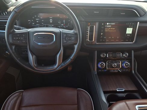 Used 2024 GMC Yukon XL Denali Ultimate AWD/4WD image 13